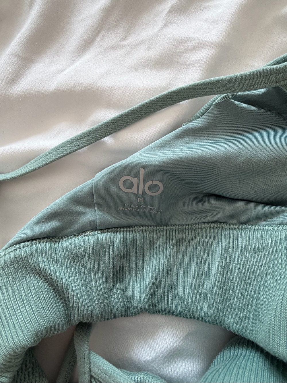 Alo Yoga Matching Set - Picture 5 of 6